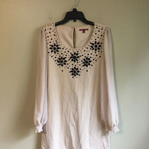 Silvergate large beige long sleeve dress